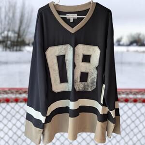 New No Boundaries 2XL Black and Beige Long Sleeve V Neck Ice Hockey Jersey nwt